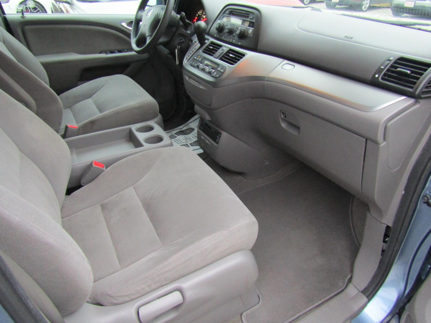 2010 Blue /Gray Honda Odyssey EX w/ DVD (5FNRL3H53AB) with an 3.5L V6 SOHC 24V engine, Automatic transmission, located at 15016 S Hwy 231, Midland City, AL, 36350, (334) 983-3001, 31.306210, -85.495277 - Photo#9